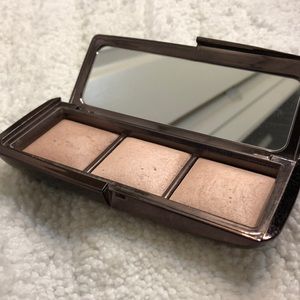 Hourglass ambient lighting palette